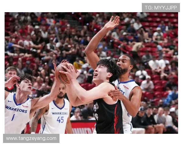 开拓者挑战勇士力争逆袭 球场激战点燃季后赛激情