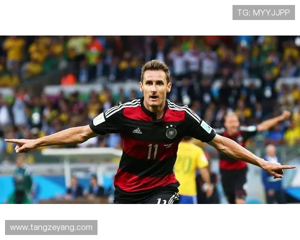 米罗斯拉夫·克洛泽：德国足球传奇射手的职业生涯与世界杯历史成就